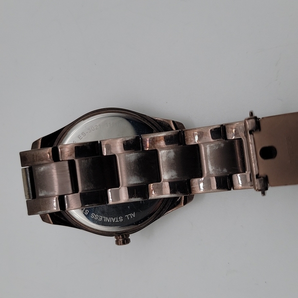 Fossil Women's Brown Watch NEEDS BATTERY - Picture 3 of 5